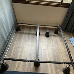 Adjustable King/Queen Bedframe