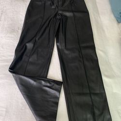 ZARA FAUX LEATHER PANTS🖤