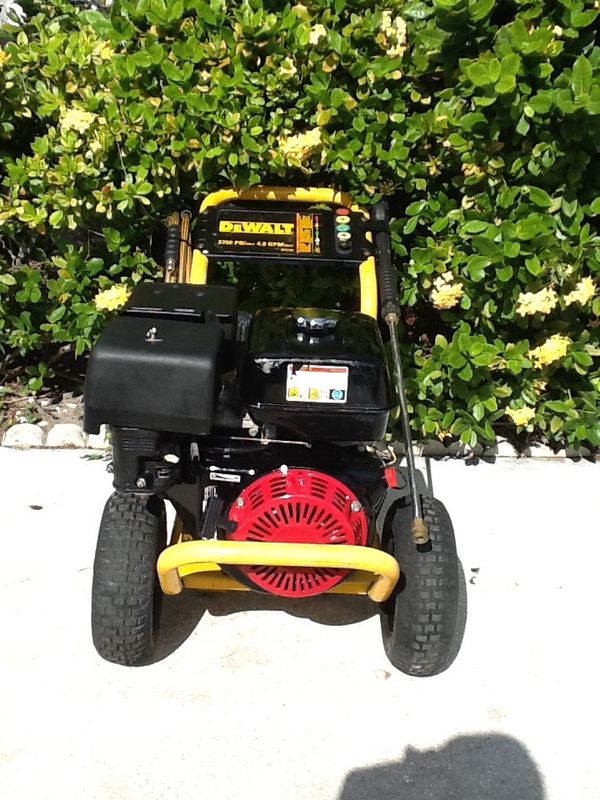 DEWALT HONDA PRESSURE WASHER 3750 PSI, 4.0 GPM, 13HP ENGINE, WITH