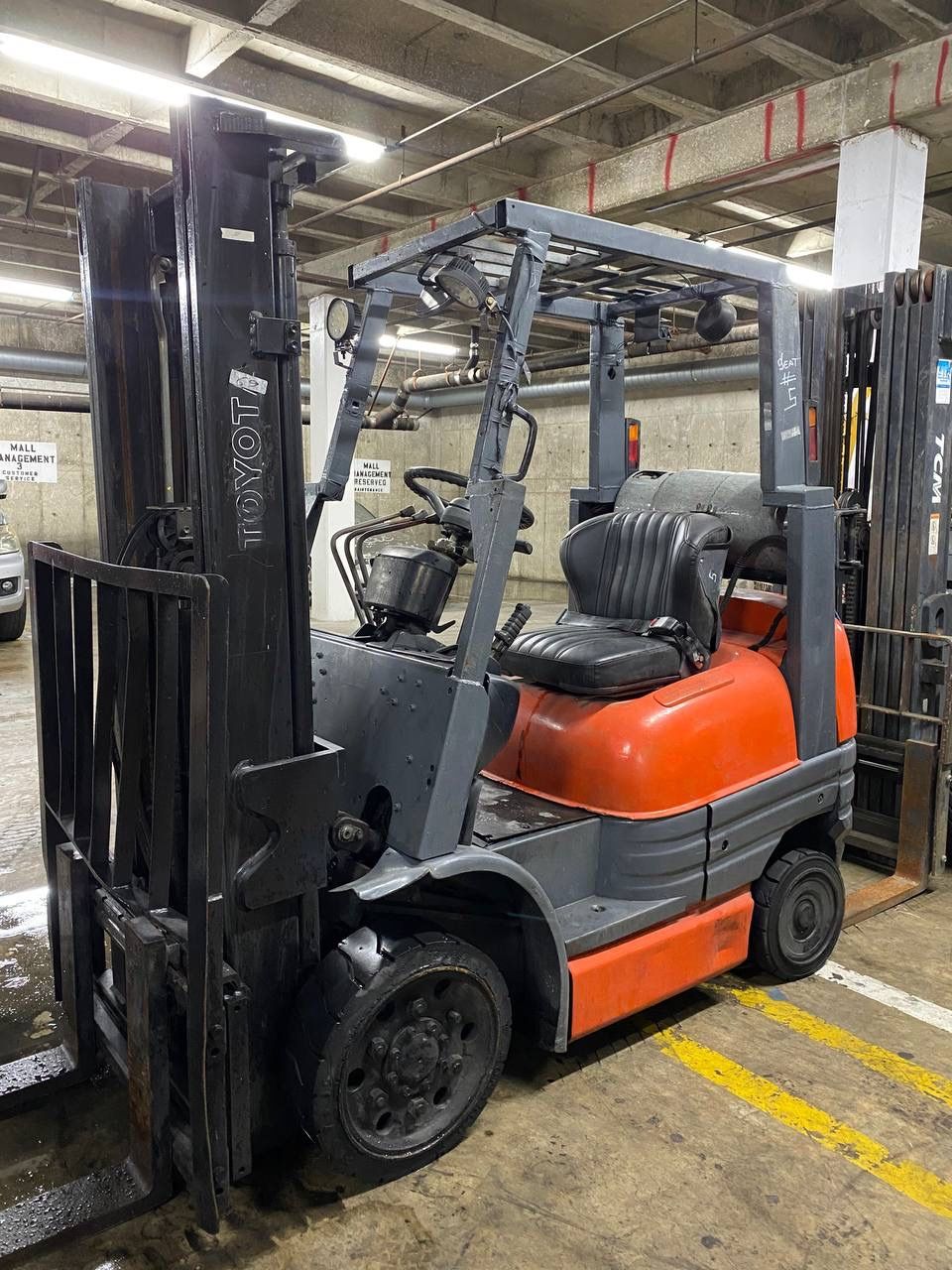 TOYOTA forklift for sale LOW HOURS