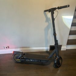 Segway Ninebot G2 max Electric Scooter 22mph 45 Mile Range 