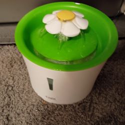 Catit ( Pet Water Fountain)