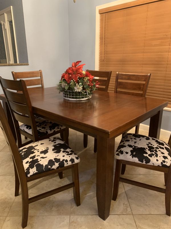 Dining table with chairs for Sale in Port St. Lucie, FL OfferUp