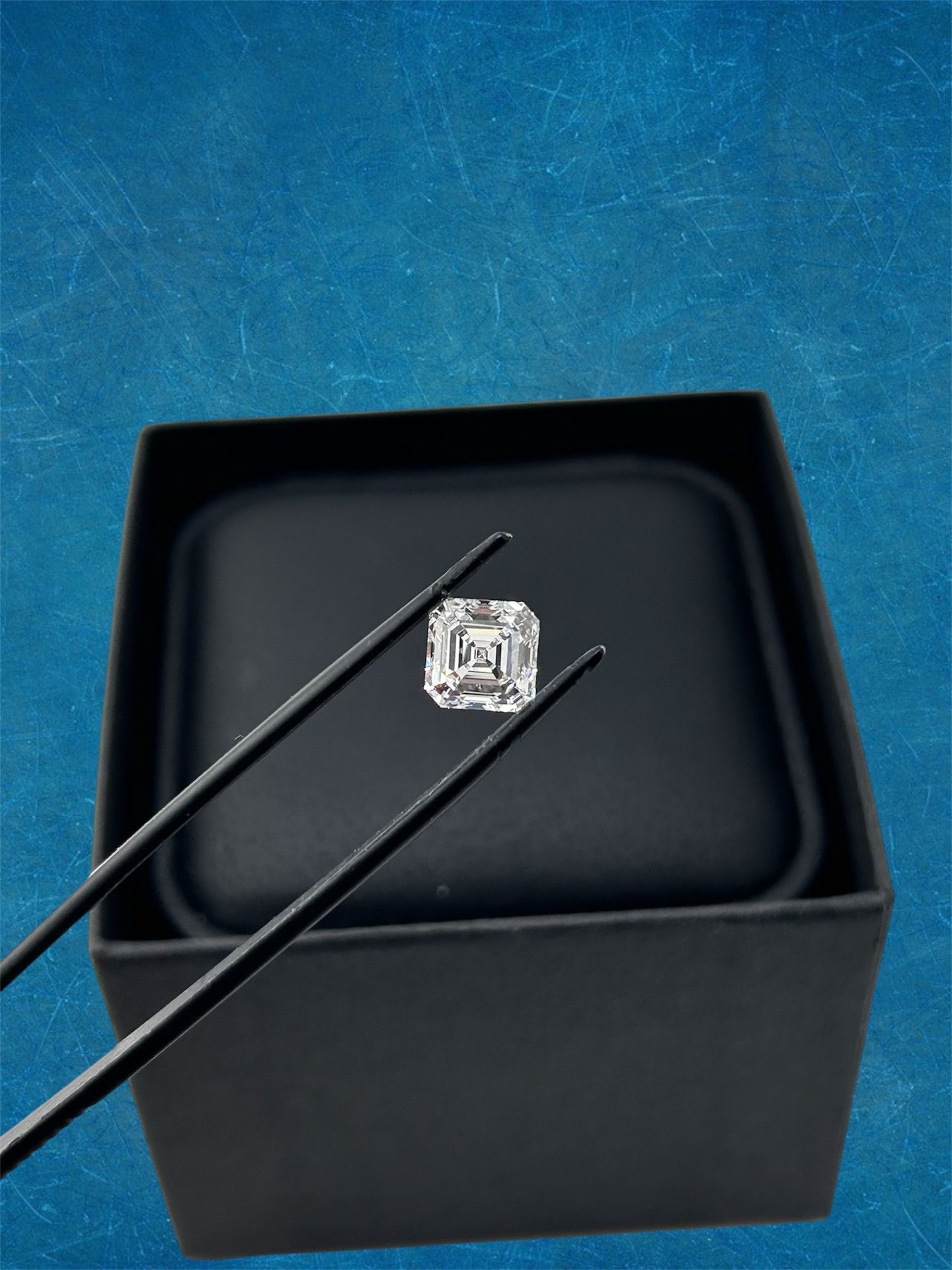 Asscher shape lab-grown certified diamond ๐