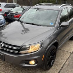2016 VOLKSWAGEN TIGUAN 2.0T R-LINE 4MOTION  FINANCING AVAILABLE THROUGH LENDERS! CLEAN CARFAX! CLEAN TITLE!    Just inspected 01/27 serviced and detai