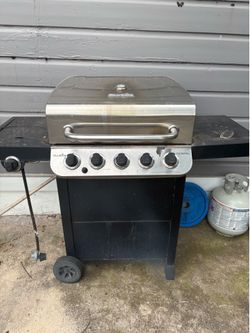 Gas and charcoal grill