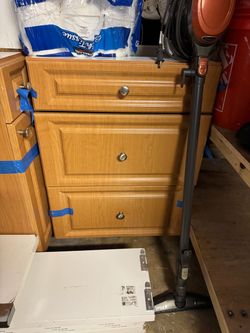 Wood Kitchen Base Cabinet with 3 Drawers