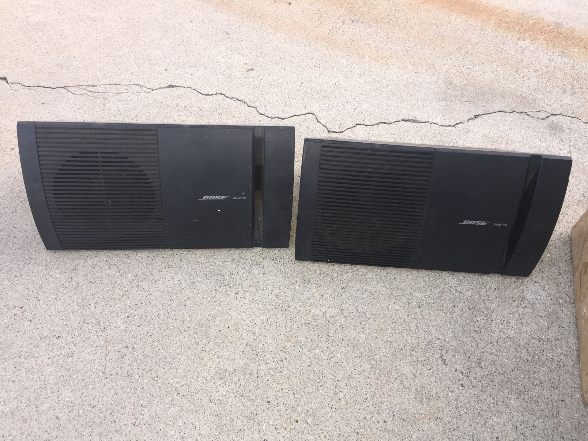 Bose speakers outdoor indoor model 100
