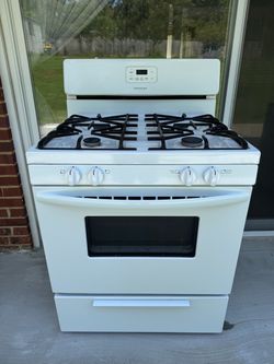 Frigidaire Range Stove Gas ( Used-Like New)