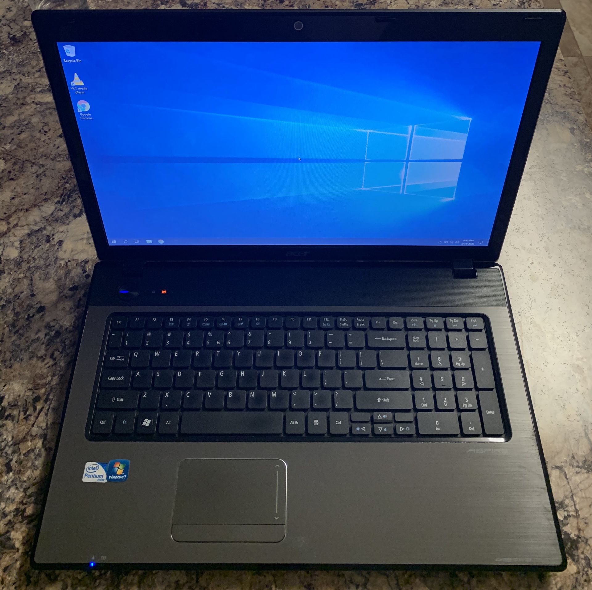 $149 - ACER Laptop - Large Screen - Windows 10 - Brand New Battery - Works Great - FREE DELIVERY