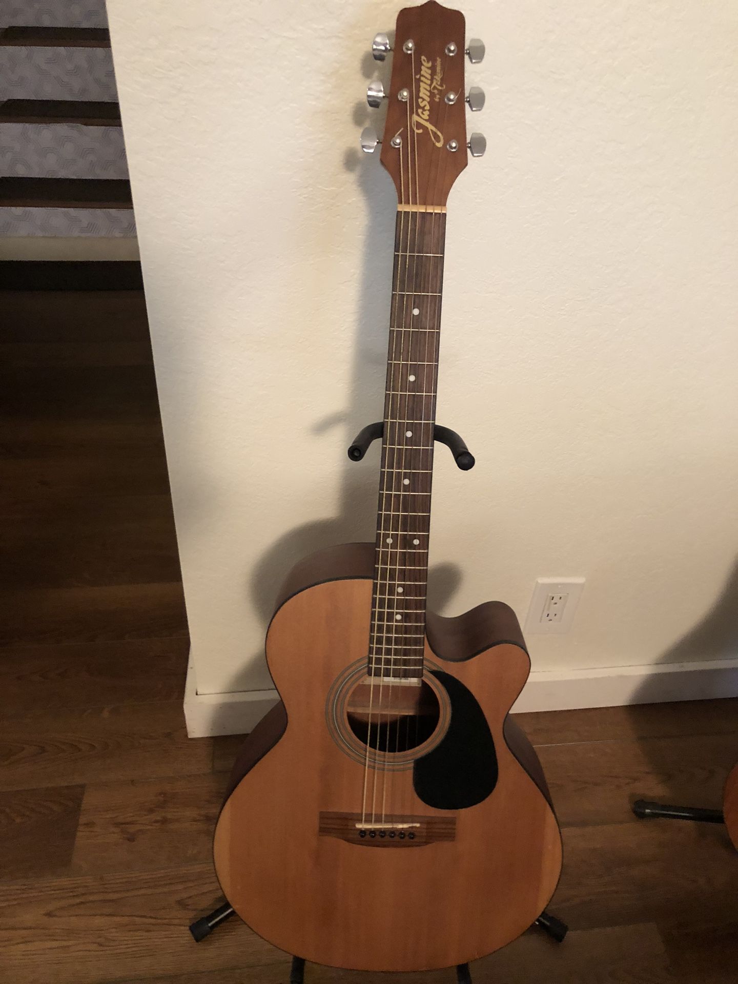 Takamine Acoustic Guitar /w Case 