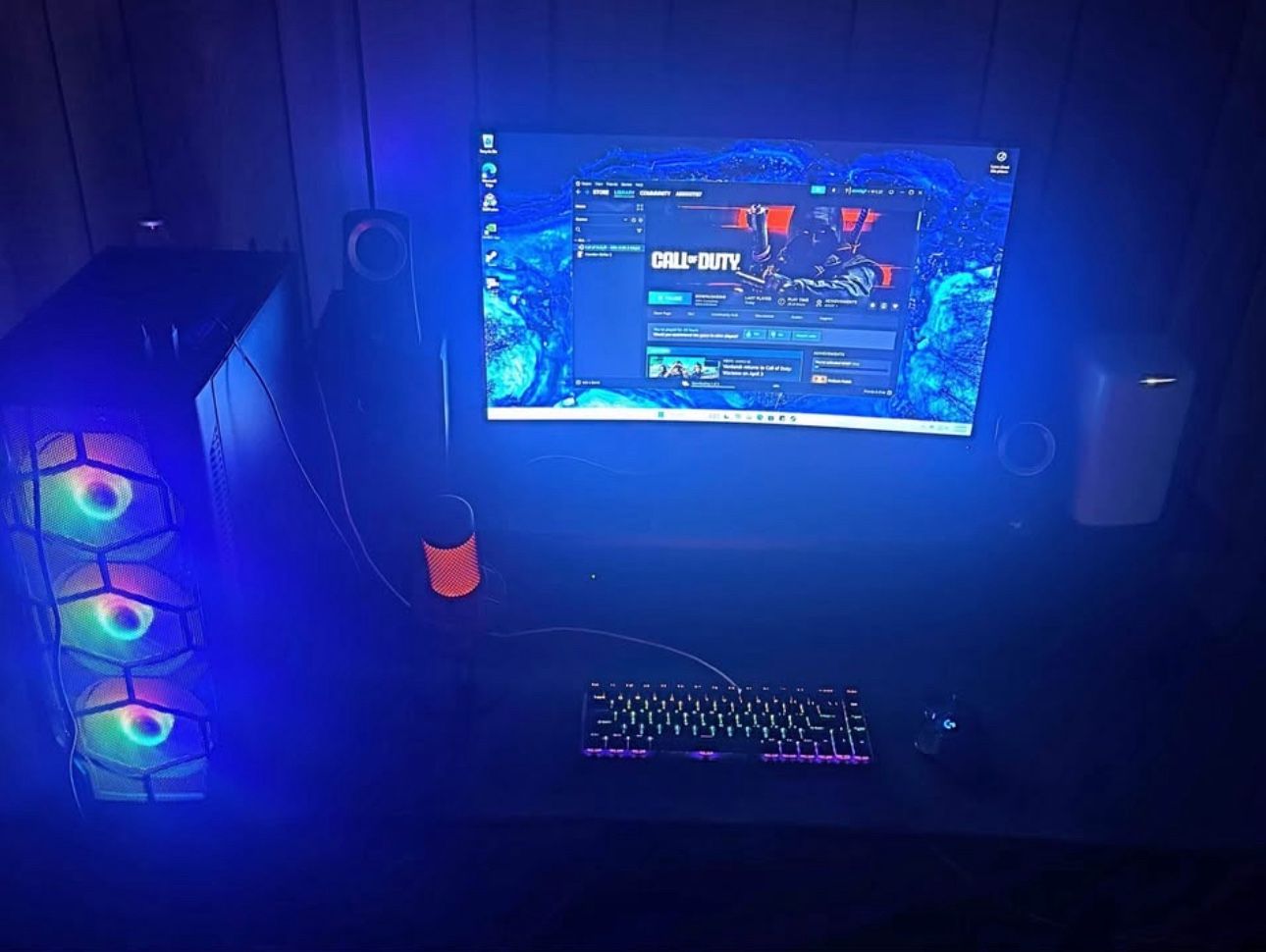 Custom PC+ Keyboard, Mouse, Microphone, Speakers and Monitor