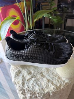 Peluva Strand Sport Mesh Men’s 10.5 Black White Five Toe Zero Drop Shoes