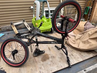 Kent 18 inch Kids Bike, needs to be put back together, rear wheel off, $15