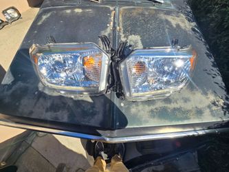 OEM Tundra Headlights 14-21