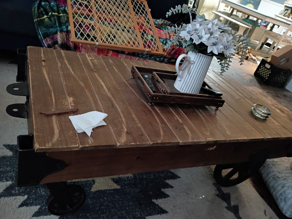 Country Wagon Style Coffee Table