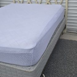 Queen metal bed frame & matress & boxspring & headboard (DELIVER OPTION)