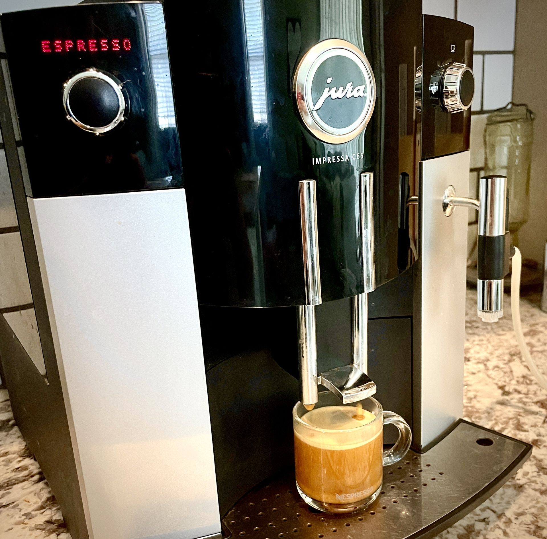 Jura Impressa C65 Coffee/Espresso Machine (recently Refurbished)