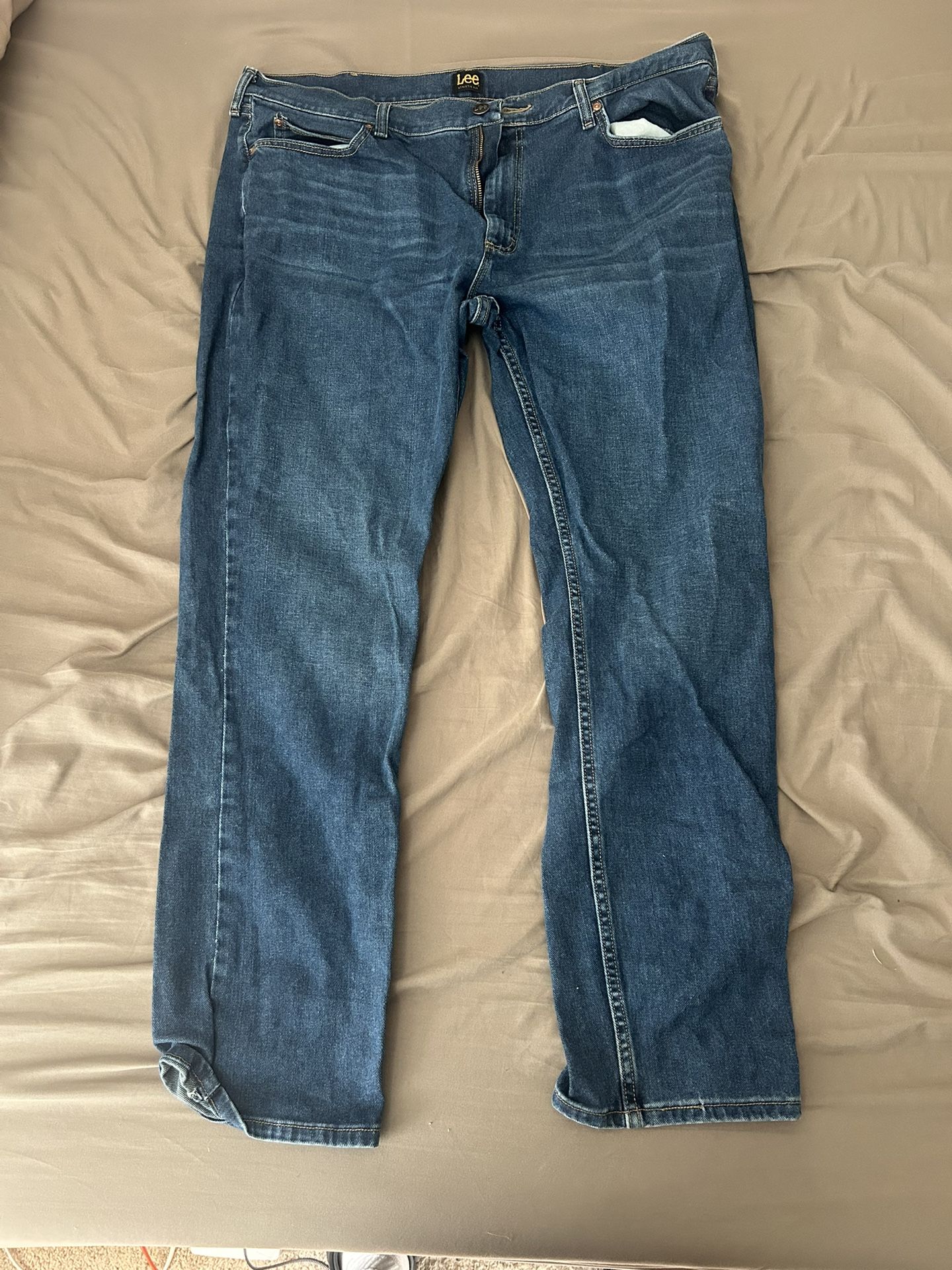 Lee’s Dark Blue Jeans-40x34