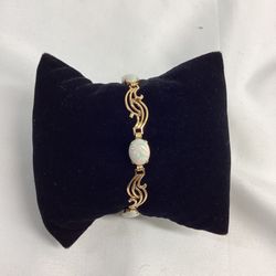 14K Gold And Opal Bracelet 
