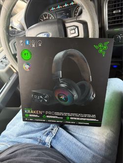 Razer Kraken V4 Pro Wireless Gaming Headset Bluetooth/USB Built-In Mic Black