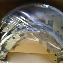 96-06 Ford Rear Drum Brake Shoes