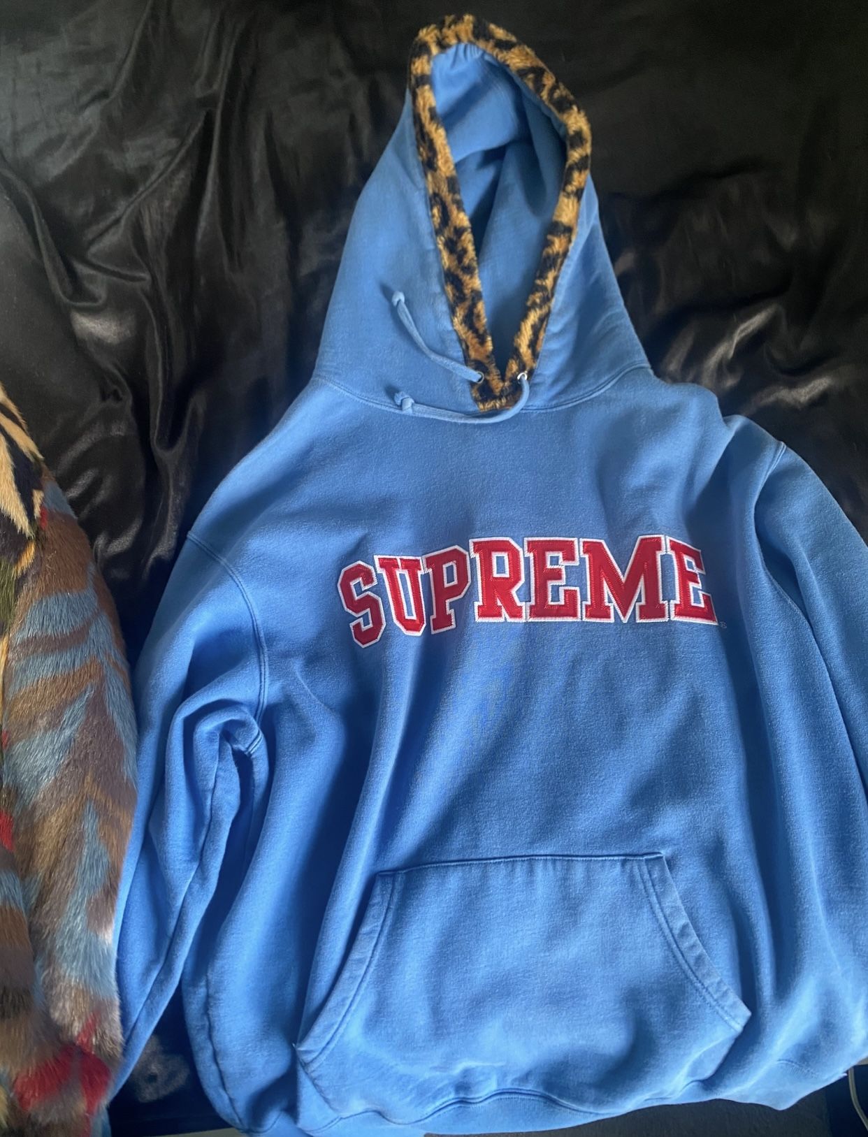 Supreme Sweater 