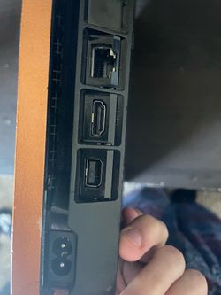 PS4 2 controllers