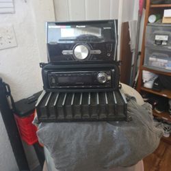 Working car stereo equipment