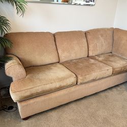 Couch/Sectional/ Sofa