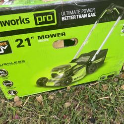 Greenworks 60V 21" Cordless Brushless Lawn Mower with 5.0Ah Battery & Charger