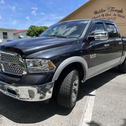 2016 Ram 1500 Laramie Eco diesel 