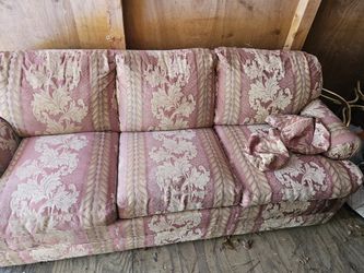 Upholstered Sofa Be-Must GO!