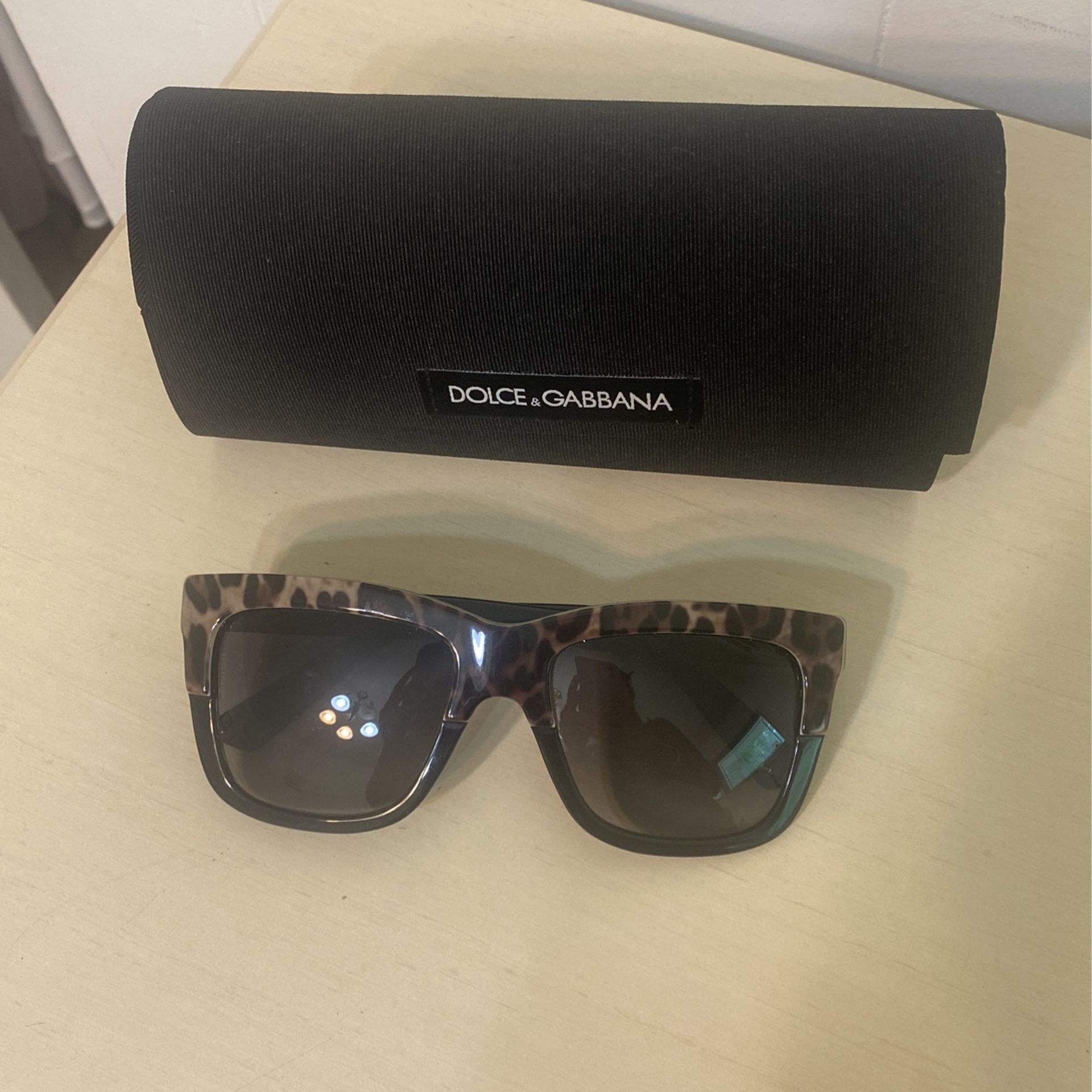 Authentic Dolce And Gabbana Ladies Sunglasses. Box Included.