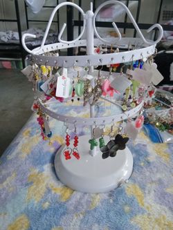 White Metal Rotating Earring Display Stand