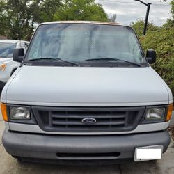 2004 Ford E-150