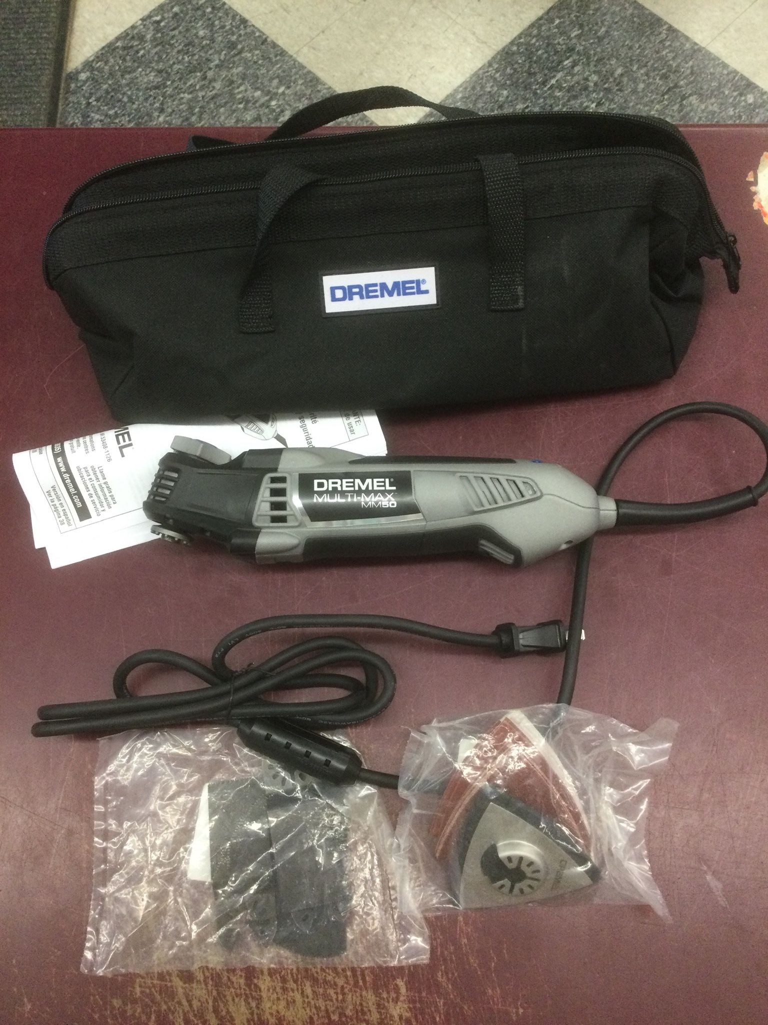 Dremel Multi-Max Oscillating Multi- Tool Kit LIKE NEW MM50 With Cutting Blades And Sanding Pads