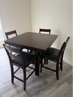 Kitchen Table + 4 chair