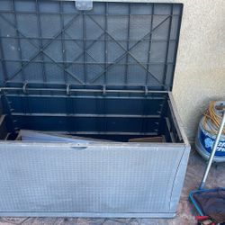 Outdoor Pool Chest 