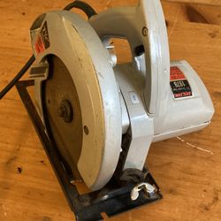 1978 Black & Decker 7/4 Inch Circular Saw