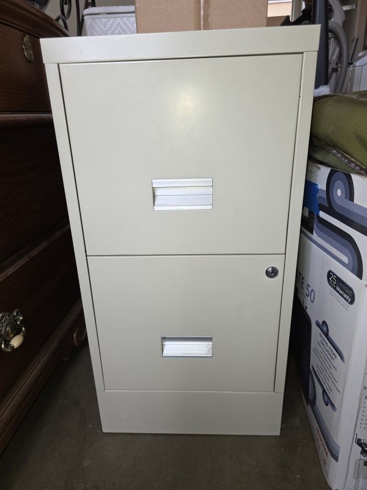 File Cabinet With Lock