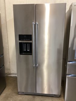KitchenAid 36 in 22.6 cu.ft. Side by Side Refrigerator with In-Door-Ice System & Water Dispenser New Scratch and Dent