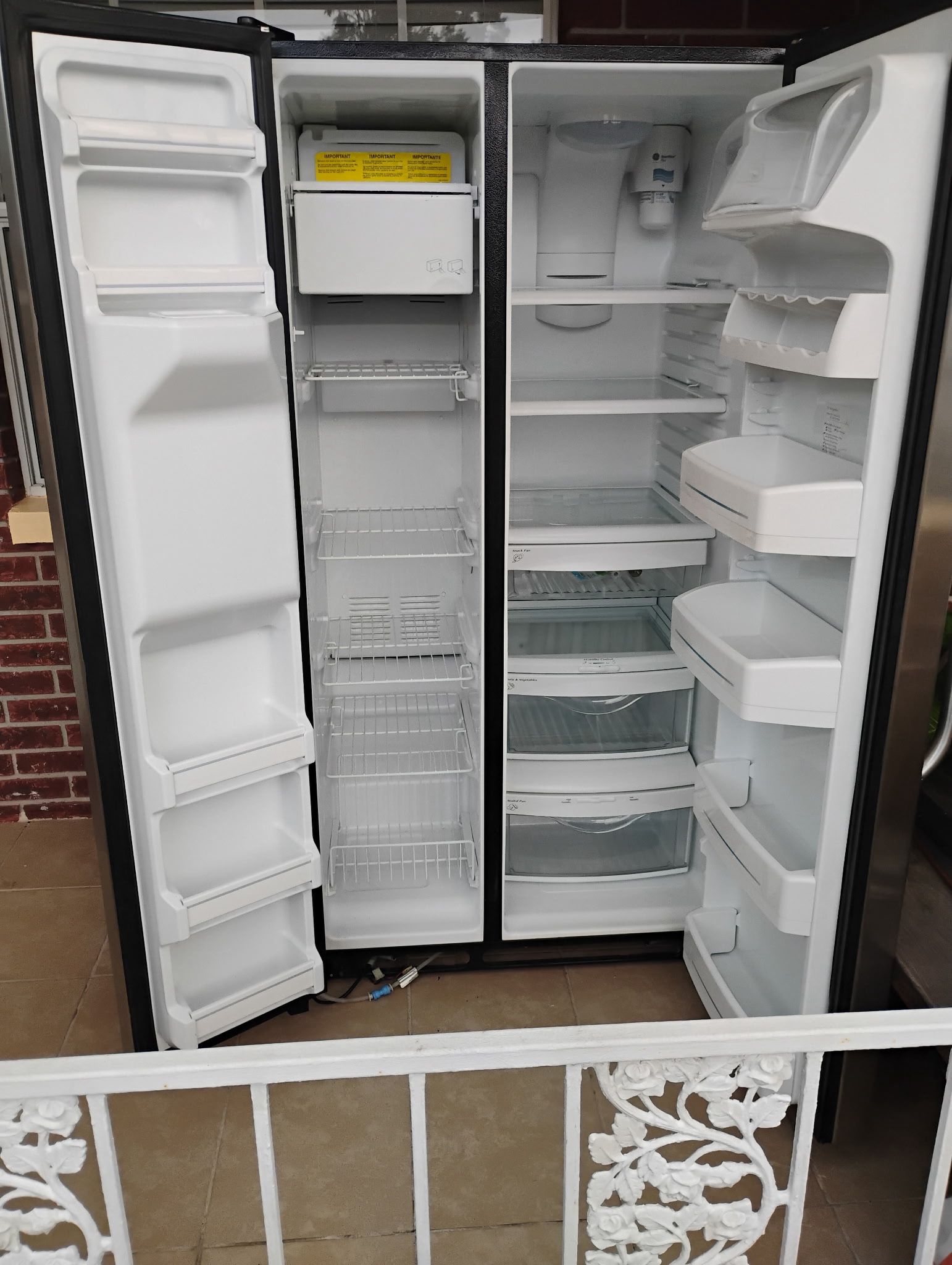 Refrigerator