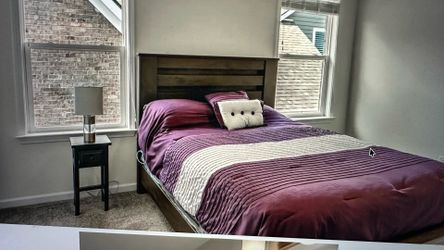Queen Bed. Wood