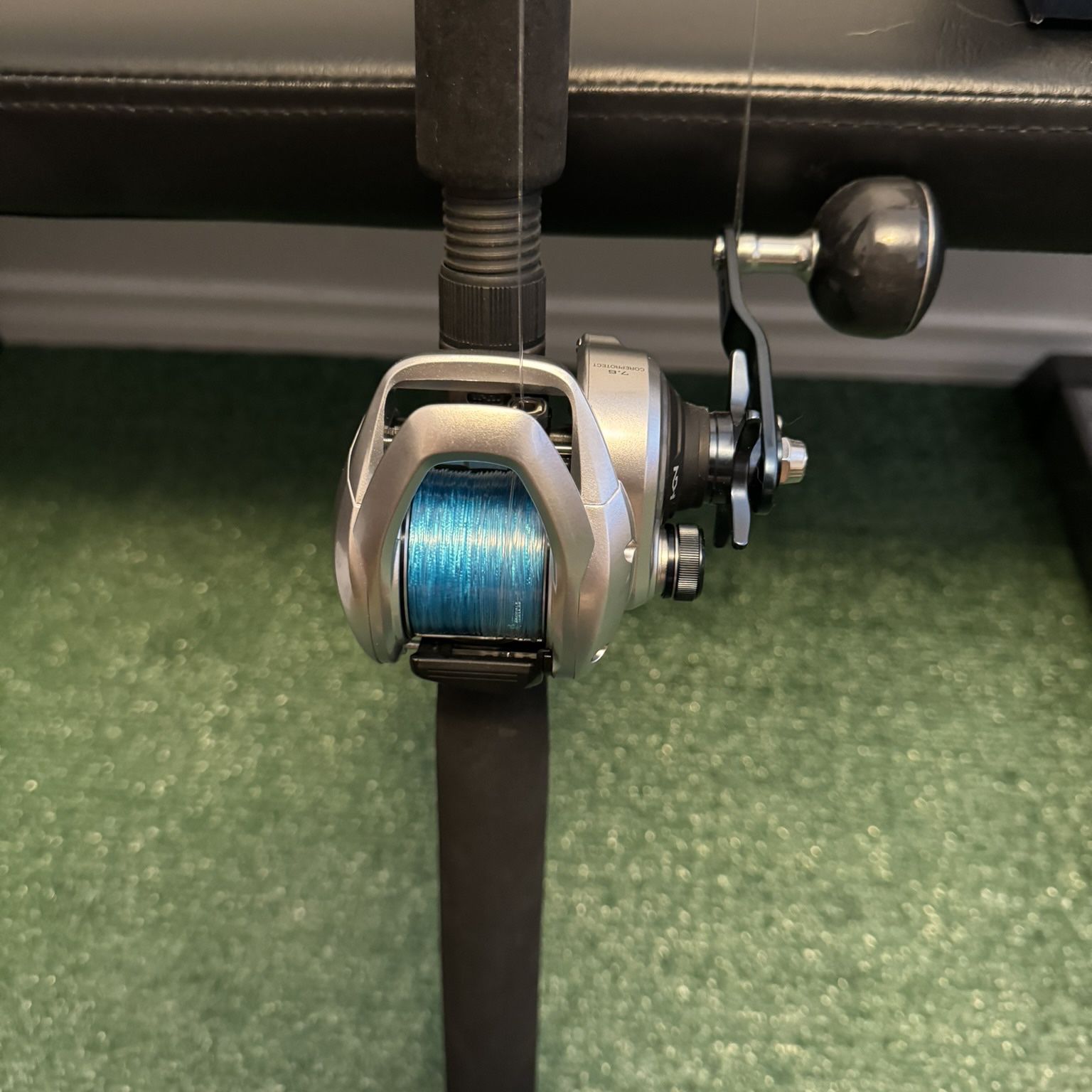 Brand new Shimano Tranx 400, Box Included with Seeker Blue Lightning Rod. 