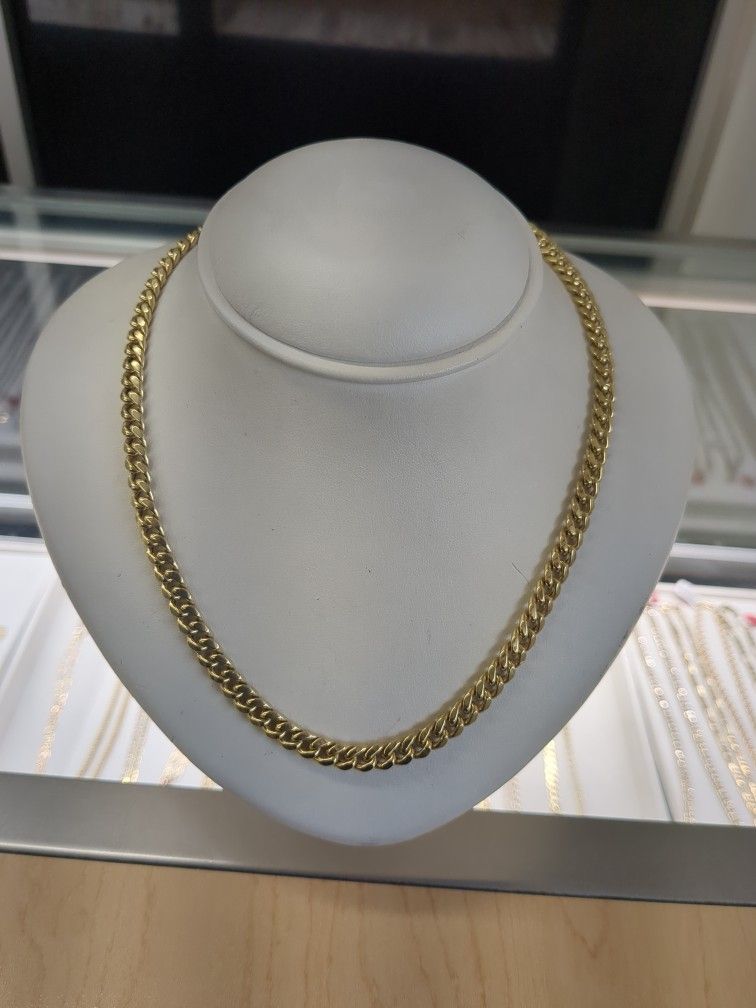 14k Gold Cuban Links Necklace 31.5 Grams 26 Long Layaway Available 10% Down If You Are Interested Please Ask For Maribel Thank You