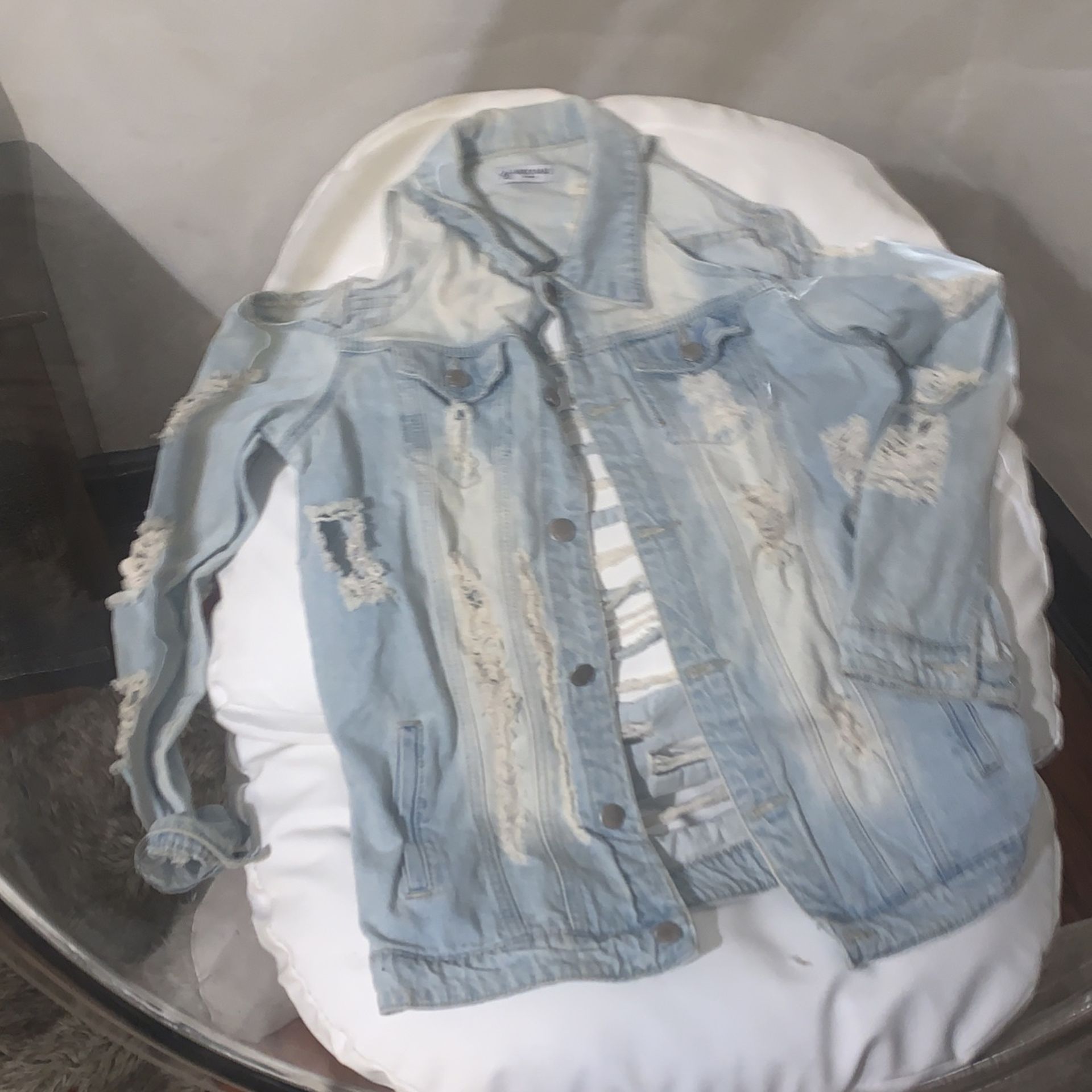 Distressed Shoulder-less Jean Jacket