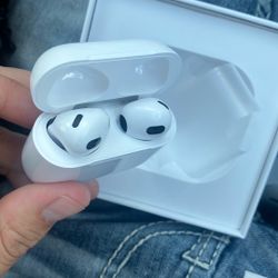 Air Pods 4 