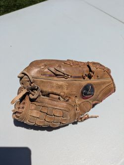 Youth baseball glove