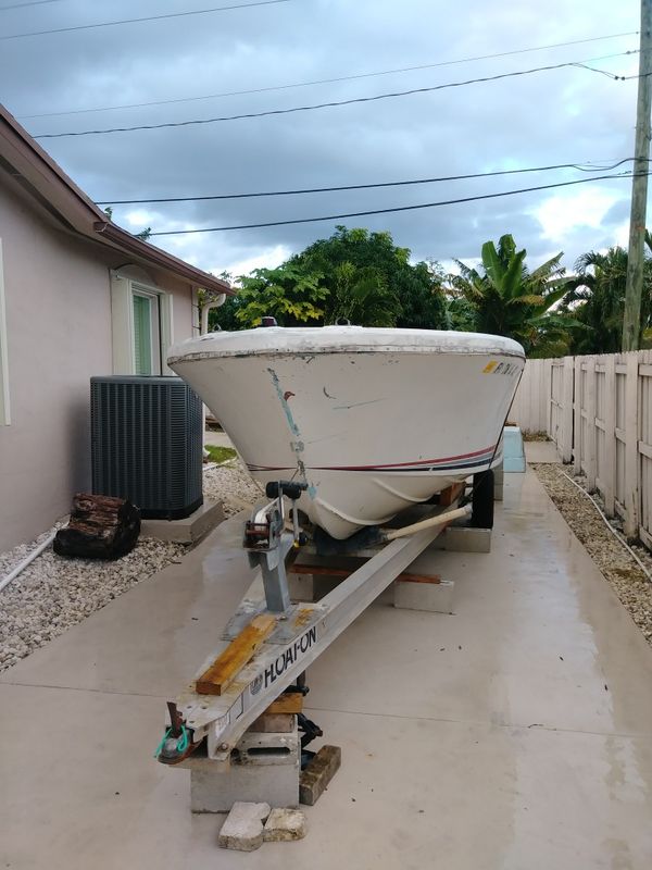 Boat project center console hull 23ft for Sale in Miami Gardens, FL